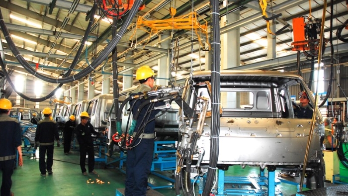 Dịch bệnh Covid-19 bùng phát cũng là cơ hội để các doanh nghiệp tái cơ cấu sản xuất.