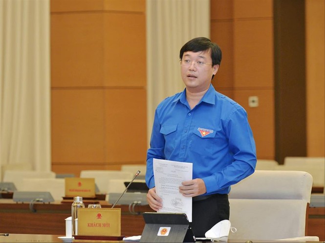 Anh L&ecirc; Quốc Phong, B&iacute; thư thứ nhất T.Ư Đo&agrave;n ph&aacute;t biểu tại cuộc họp của Ủy ban Thường vụ Quốc hội cho &yacute; kiến về dự &aacute;n Luật Thanh ni&ecirc;n (sửa đổi) Ảnh: Như &Yacute;