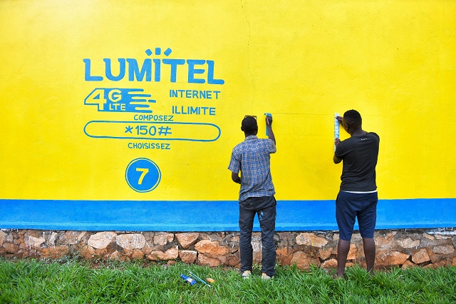 Tại thị trường ch&acirc;u Phi, Viettel c&oacute; những hỗ trợ cho kh&aacute;ch h&agrave;ng v&agrave; Ch&iacute;nh phủ.