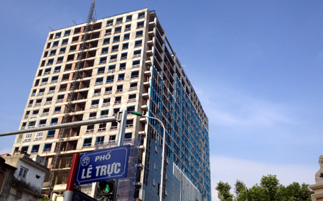 Quận Ba Đình kiến nghị cho phép chỉ định thầu đơn vị tháo dỡ giai đoạn 2 công trình 8B Lê Trực - ảnh 1