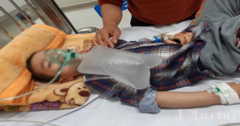 Bệnh nhi được cấp cứu tại Trung tâm Chống độc, BV Nhi Trung ương.