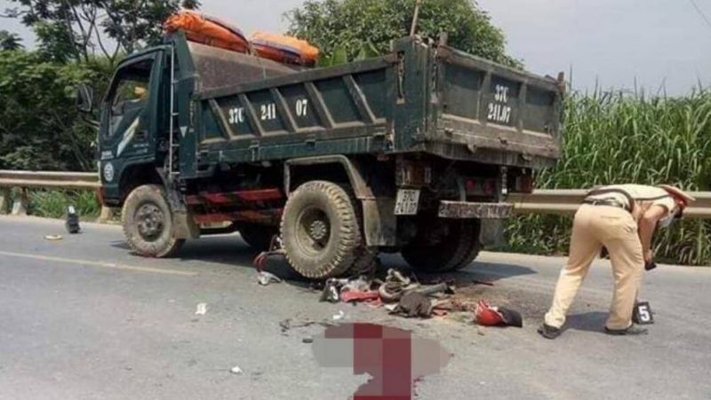 Hiện trường một vụ tai nạn giao th&ocirc;ng