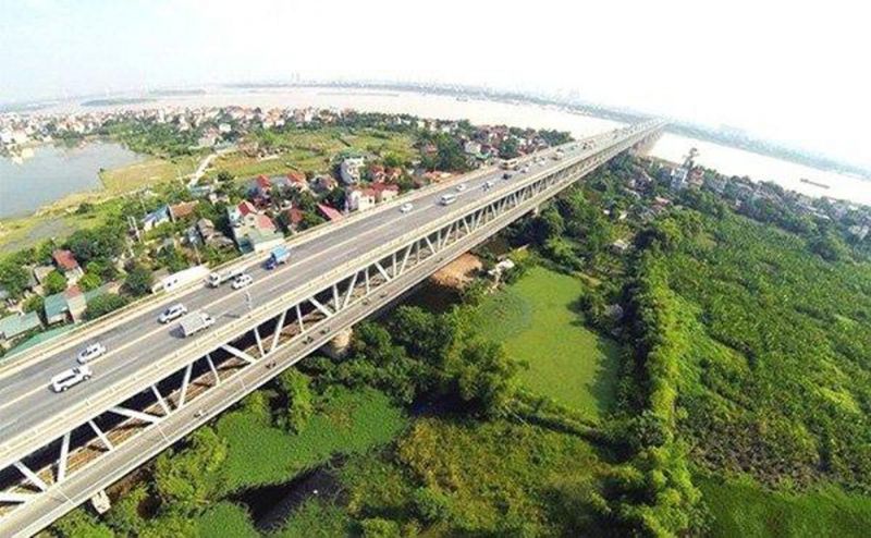 Cầu Thăng Long đang được sửa chữa vào tháng /2020. Cầu Thăng Long đang được sửa chữa vào tháng /2020.