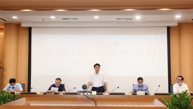 Chủ tịch UBND thành phố Hà Nội Nguyễn Đức Chung phát biểu tại phiên họp tập thể UBND thành phố. Chủ tịch UBND thành phố Hà Nội Nguyễn Đức Chung phát biểu tại phiên họp tập thể UBND thành phố.
