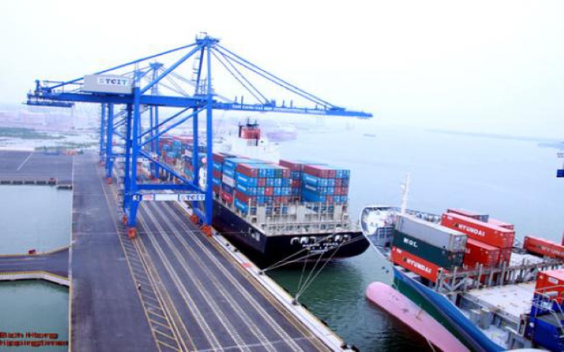 Xuất nhập khẩu là một điểm sáng của KT-XH Việt Nam trong bối cảnh tác động của dịch Covid-19 hiện nay. Xuất nhập khẩu là một điểm sáng của KT-XH Việt Nam trong bối cảnh tác động của dịch Covid-19 hiện nay.