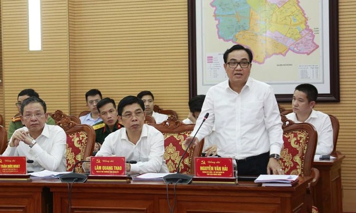 Bí thư Quận ủy Nam Từ Liêm Nguyễn Văn Hải phát biểu tại buổi làm việc. Ảnh: Viết Thành Bí thư Quận ủy Nam Từ Liêm Nguyễn Văn Hải phát biểu tại buổi làm việc. Ảnh: Viết Thành