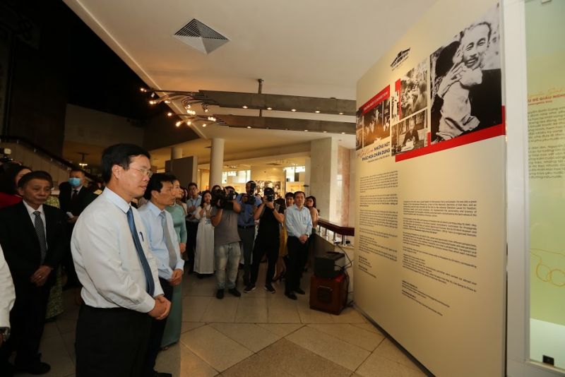 Ủy vi&ecirc;n Bộ Ch&iacute;nh trị, B&iacute; thư Trung ương Đảng, Trưởng ban Tuy&ecirc;n gi&aacute;o Trung ương V&otilde; Văn Thưởng dự lễ khai mạc. Ảnh: VGP/Nhật Nam