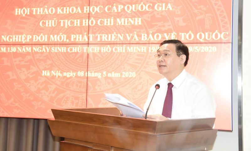 B&iacute; thư Th&agrave;nh ủy H&agrave; Nội Vương Đ&igrave;nh Huệ ph&aacute;t biểu tham luận.