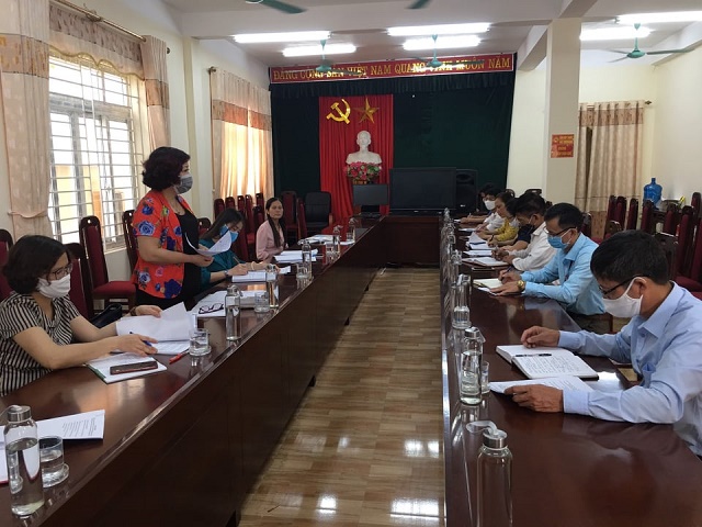 Đồng chí Lê Thị Thiên Hương, Phó Chủ tịch Hội LHPN Hà Nội phát biểu tại buổi làm việc triển khai mô hình  Đồng chí Lê Thị Thiên Hương, Phó Chủ tịch Hội LHPN Hà Nội phát biểu tại buổi làm việc triển khai mô hình
