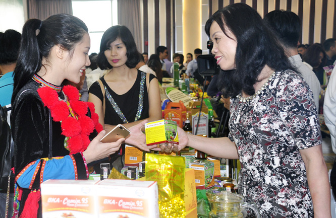 Doanh nghiệp H&agrave; Nội v&agrave; c&aacute;c tỉnh, th&agrave;nh phố kết nối giới thiệu, ti&ecirc;u thụ sản phẩm tại Thủ đ&ocirc;.