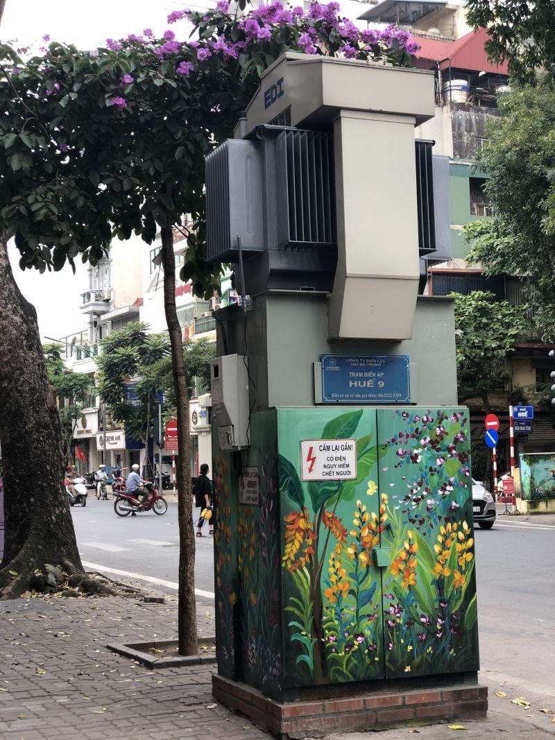 Vẻ đẹp của một chiếc bốt điện nằm giữa lòng Phố Huế Vẻ đẹp của một chiếc bốt điện nằm giữa lòng Phố Huế