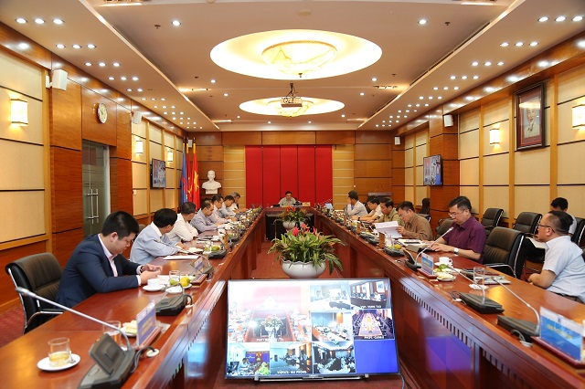 Toàn cảnh cuộc họp giao ban kết quả sản xuất kinh doanh 4 tháng đầu năm. Toàn cảnh cuộc họp giao ban kết quả sản xuất kinh doanh 4 tháng đầu năm.