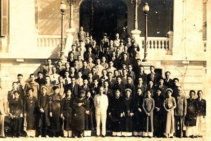 Bác Hồ với giới công thương năm 1946 Bác Hồ với giới công thương năm 1946