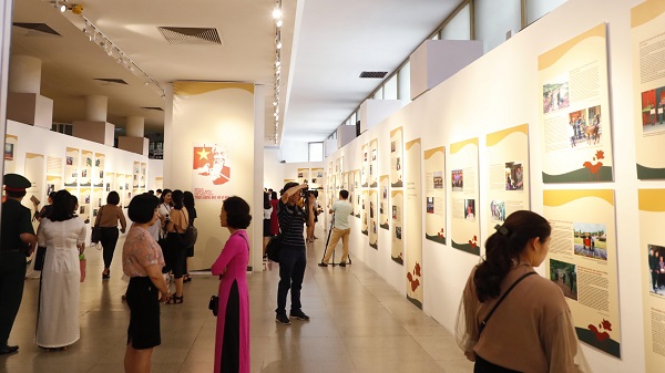 Bảo tàng Hồ Chí Minh trong ngày mở cửa trở lại