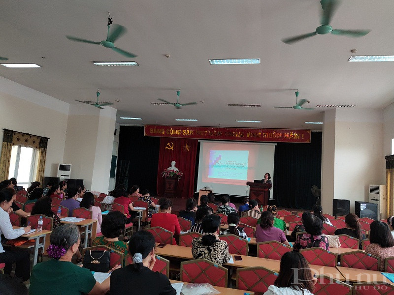 Hội LHPN quận phối hợp với Trung tâm chính trị quận tổ chức lớp học 