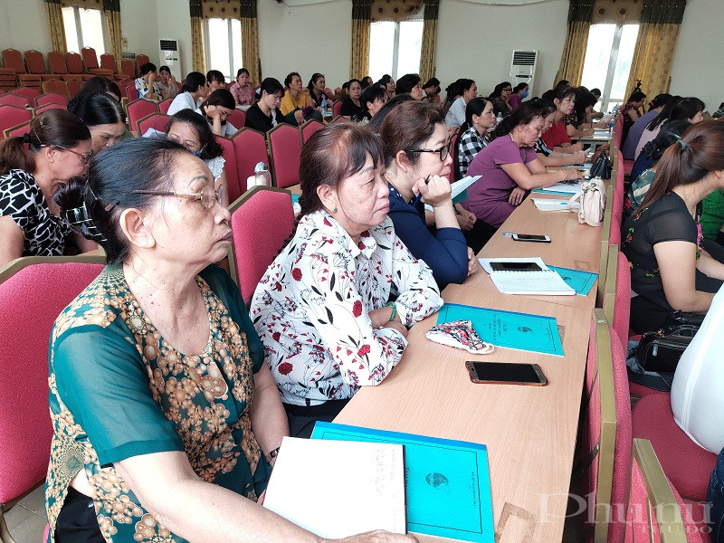 Trong thời gian 2 ngày 13 và 14/5/2020, các học viên tham gia lớp học sẽ được tiếp thu các chuyên đề: Hướng dẫn phát triển hội viên và xây dựng hội viên nòng cốt; kỹ năng tuyên truyền miệng; Tập huấn cho cán bộ, hội viên phụ nữ về Đề án “Hỗ trợ phụ nữ thủ đô khởi nghiệp”; chuyên đề “Năm an toàn của phụ nữ và trẻ em”.