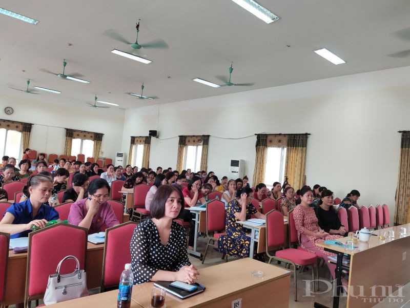 Các đại biểu tham gia khai mạc lớp tập huấn