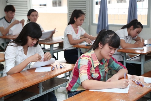 Bộ GD-ĐT cam kết tổ chức kỳ thi tốt nghiệp năm 2020 nghi&ecirc;m t&uacute;c, ch&iacute;nh x&aacute;c.(ảnh: Th&iacute; sinh dự thi THPT quốc gia năm 2019)