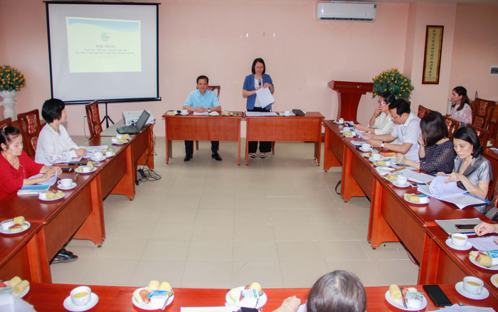 Phó Chủ tịch Hội LHPNVN Bùi Thị Hòa phát biểu tại Hội thảo tham vấn ý kiến góp ý dự thảo Nghị định quy định về tuổi nghỉ hưu và điều kiện hưởng lương hưu Phó Chủ tịch Hội LHPNVN Bùi Thị Hòa phát biểu tại Hội thảo tham vấn ý kiến góp ý dự thảo Nghị định quy định về tuổi nghỉ hưu và điều kiện hưởng lương hưu
