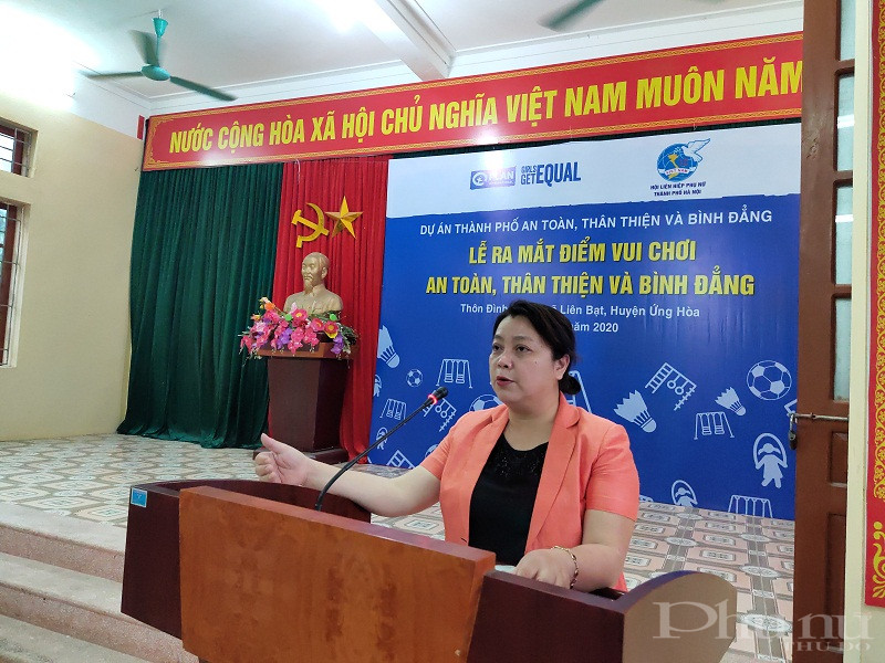 Bà Nguyễn Thị Thu Thủy- Phó Chủ tịch Thường trực Hội LHPN Hà Nội phát biểu tại xã Liên Bạt Bà Nguyễn Thị Thu Thủy- Phó Chủ tịch Thường trực Hội LHPN Hà Nội phát biểu tại xã Liên Bạt