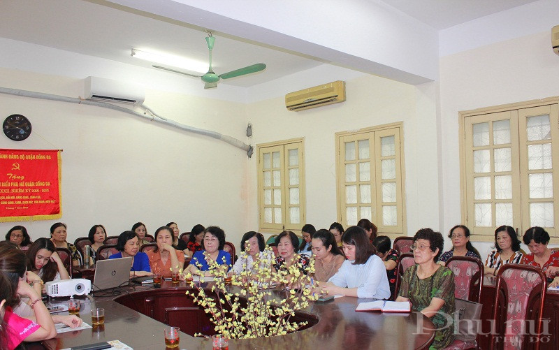 Tại hội nghị các đại biểu tham luận các  nội dung về  Phong trào 1000 + 1 và đảm nhận công trình địa phương.+ Công tác đền ơn đáp nghĩa và chăm lo cho phụ nữ, trẻ em nghèo khó khăn;  Cán bộ Hội viên phụ nữ rèn luyện phẩm chất đạo đức Phụ nữ thời kỳ mới, tích cực học tập làm theo Bác