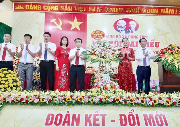 Lãnh đạo huyện ủy Mỹ Đức chúc mừng Đại hội