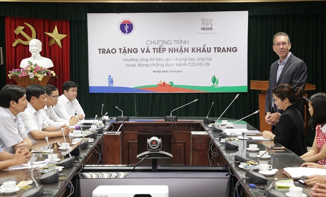 Đại diện Nestle' Việt Nam, ông Pierre Morin, Giám đốc nhà máy N phát biểu tại buổi lễ. Đại diện Nestle' Việt Nam, ông Pierre Morin, Giám đốc nhà máy N phát biểu tại buổi lễ.