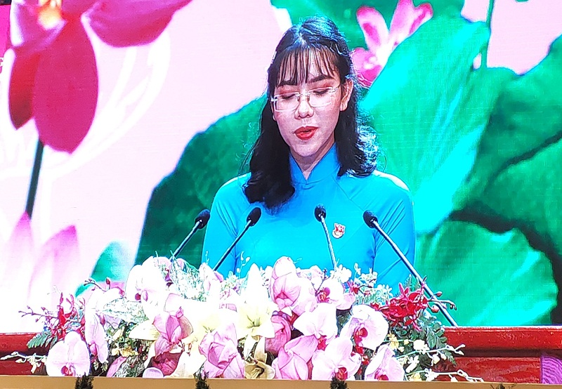 Đại diện cho thế hệ trẻ phát biểu tại Lễ kỷ niệm, sinh viên Huỳnh Mạnh Phương, Trường Đại học Kinh tế - Luật thuộc Đại học Quốc gia Thành phố Hồ Chí Minh Đại diện cho thế hệ trẻ phát biểu tại Lễ kỷ niệm, sinh viên Huỳnh Mạnh Phương, Trường Đại học Kinh tế - Luật thuộc Đại học Quốc gia Thành phố Hồ Chí Minh