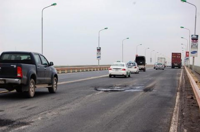Cầu Thăng Long sau khi sửa chữa xong sẽ được lắp đặt cân tự động và phạt nguội xe quá tải Cầu Thăng Long sau khi sửa chữa xong sẽ được lắp đặt cân tự động và phạt nguội xe quá tải