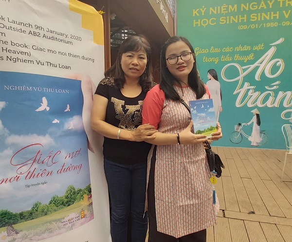 Nghiêm Vũ Thu Loan và mẹ, cô Vũ Thị Hương Nghiêm Vũ Thu Loan và mẹ, cô Vũ Thị Hương