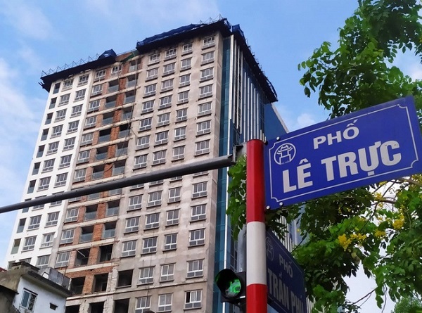 Toà nhà 8B Lê Trực đã được chủ đầu tư tự ý xây thêm tầng 19, tăng trên 6.000m2 so với giấy phép