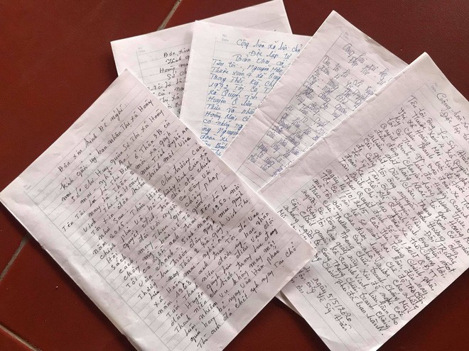 Hàng loạt đơn thư của người gửi các cơ quan chức năng đề nghị làm rõ sự việc.