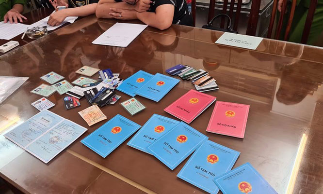 Tang  vật thu giữ.