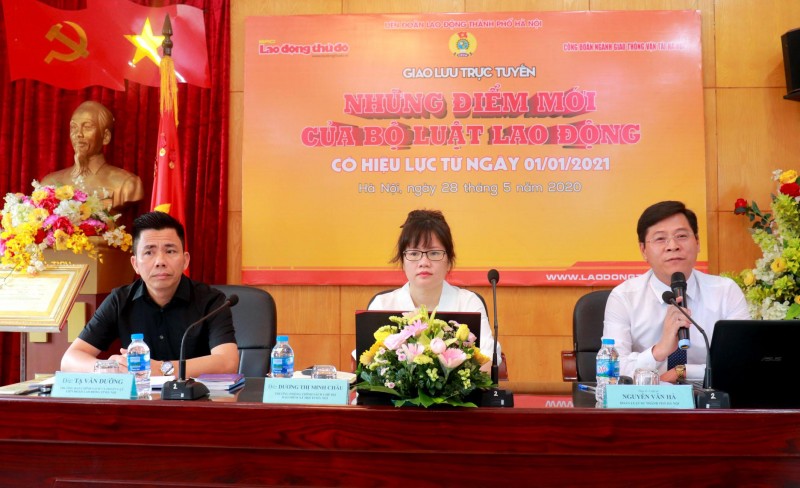 Trả lời những thắc mắc trực tiếp của công nhân lao động cũng như bạn đọc trực tuyến qua Internet có các chuyên gia: ông Tạ Văn Dưỡng – Trưởng Ban Chính sách Pháp luật Liên đoàn Lao động thành phố Hà Nội; bà Dương Thị Minh Châu – Trưởng phòng Truyền thông và phát triển đối tượng Bảo hiểm xã hội thành phố Hà Nội; Luật sư, thạc sĩ Nguyễn Văn Hà – Đoàn luật sư thành phố Hà Nội. Trả lời những thắc mắc trực tiếp của công nhân lao động cũng như bạn đọc trực tuyến qua Internet có các chuyên gia: ông Tạ Văn Dưỡng – Trưởng Ban Chính sách Pháp luật Liên đoàn Lao động thành phố Hà Nội; bà Dương Thị Minh Châu – Trưởng phòng Truyền thông và phát triển đối tượng Bảo hiểm xã hội thành phố Hà Nội; Luật sư, thạc sĩ Nguyễn Văn Hà – Đoàn luật sư thành phố Hà Nội.