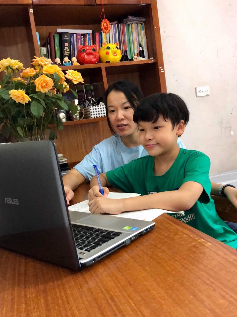 Không gian mạng là một thế giới mà trẻ cần được người lớn ở bên để hướng dẫn