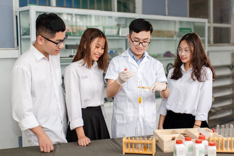 Năm học 2020 - 2021, trường Trung học phổ thông Lương Văn Can triển khai 2 hệ đào tạo: Hệ Chuẩn và hệ Chất lượng cao Năm học 2020 - 2021, trường Trung học phổ thông Lương Văn Can triển khai 2 hệ đào tạo: Hệ Chuẩn và hệ Chất lượng cao