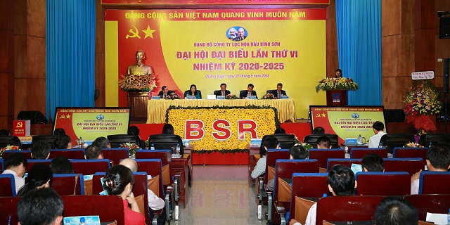 Đại hội tập trung dân chủ, thông qua các nội dung của chương trình Đại hội.