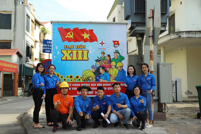 Đo&agrave;n vi&ecirc;n, thanh ni&ecirc;n huyện Thanh Tr&igrave; b&ecirc;n c&aacute;c &ldquo;Tủ điện nở hoa&rdquo;