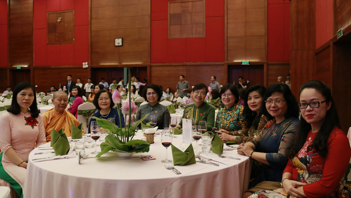 Từ Quốc hội kh&oacute;a I Việt Nam đ&atilde; c&oacute; 10 nữ đại biểu, đến nay tỷ lệ nữ đại biểu Quốc hội kh&oacute;a XIV l&agrave; 26,72%. Đ&acirc;y l&agrave; tỷ lệ kh&aacute; cao so với c&aacute;c quốc gia trong khu vực v&agrave; tr&ecirc;n thế giới