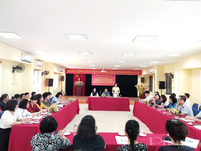 Các đại biểu tham dự buổi hội nghị  tọa đàm