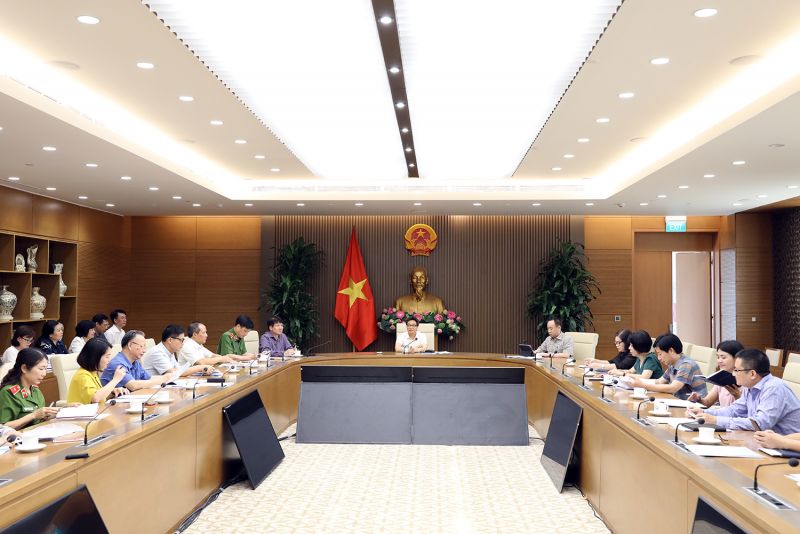 Ph&oacute; Thủ tướng Vũ Đức Đam chủ tr&igrave; cuộc họp Ban Chỉ đạo li&ecirc;n ng&agrave;nh Trung ương về vệ sinh an to&agrave;n thực phẩm, s&aacute;ng 12/6. Ảnh: VGP