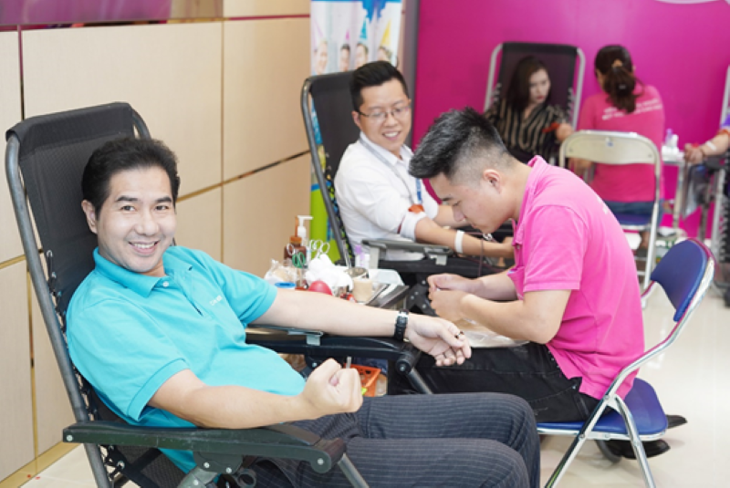 Với mục ti&ecirc;u chung tay v&igrave; cộng đồng, c&aacute;c th&agrave;nh vi&ecirc;n Chubb Life Việt Nam rất h&agrave;o hứng c&ugrave;ng nhau thực hiện nghĩa cử đẹp, tiếp th&ecirc;m cơ hội gi&agrave;nh lấy sự sống của những bệnh nh&acirc;n nguy kịch tr&ecirc;n b&agrave;n mổ.