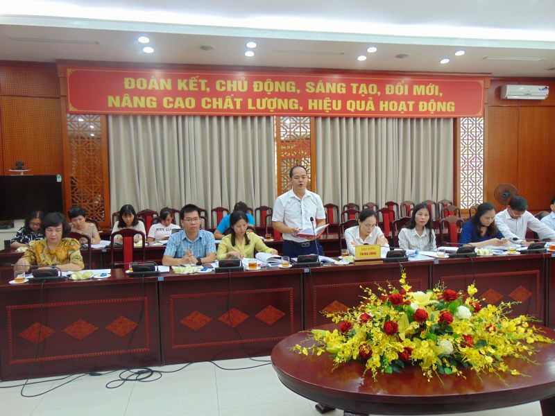 Đại biểu đóng góp ý kiến