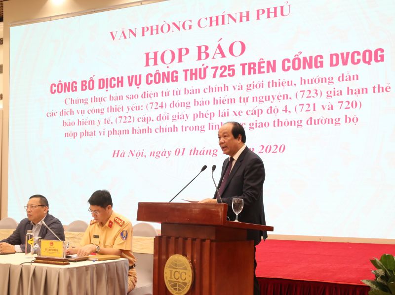 Bộ trưởng, Chủ nhiệm VPCP Mai Tiến Dũng ph&aacute;t biểu tại họp b&aacute;o. Ảnh: VGP/Ho&agrave;ng Anh