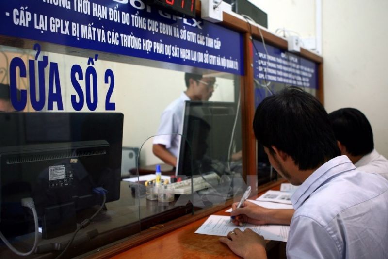 Thủ tục hành chính rút ngắn số ngày, người dân và doanh nghiệp sẽ được tháo gỡ nhiều khó khăn. Thủ tục hành chính rút ngắn số ngày, người dân và doanh nghiệp sẽ được tháo gỡ nhiều khó khăn.