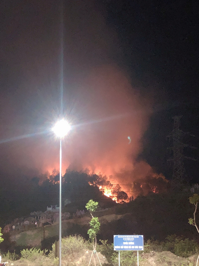 Cháy rừng liên tiếp tại miền Trung giữa những ngày nắng nóng như thiêu đốt