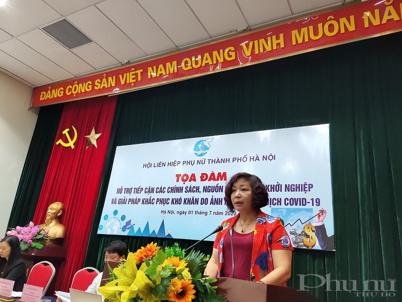 Đồng chí Lê Thị Thiên Hương- Phó Chủ tịch Hội LHPN Hà Nội phát biểu tại hội nghị