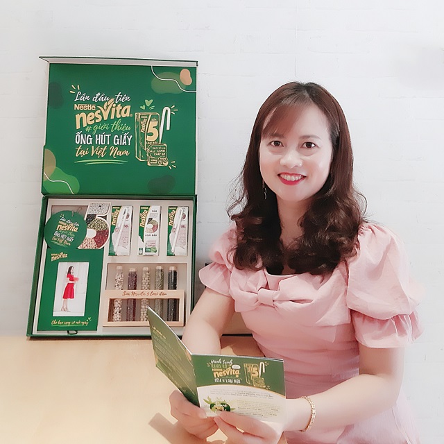 Khách hàng với những trải nghiệm thú vị cùng Sữa Nesvita 5 Loại Đậu.