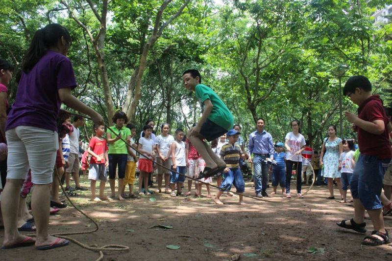 Nhảy dây là trò chơi được các du khách nhí yêu thích mỗi khi đến bảo tàng