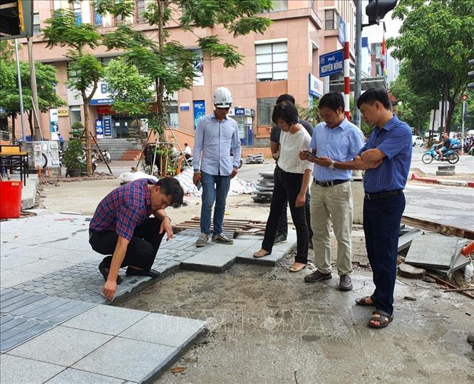 Đoàn kiểm tra sẽ tập trung kiểm tra ở 4 bố quận nội thành gồm: Hoàn Kiếm, Hai Bà Trưng, Đống Đa và Ba Đình. Ảnh: TTXVN phát